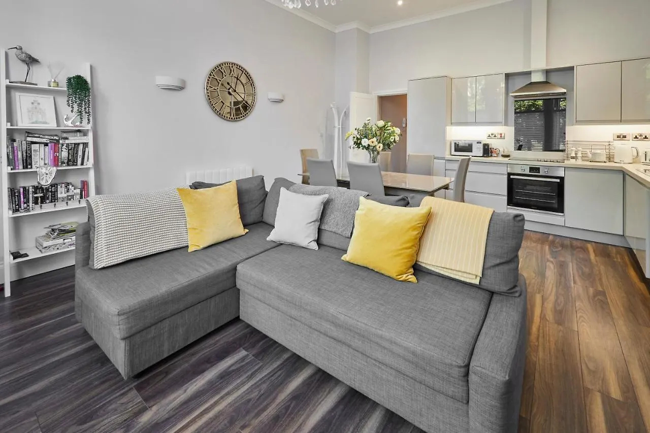 Host & Stay - Brooklands Timeless Scarborough
